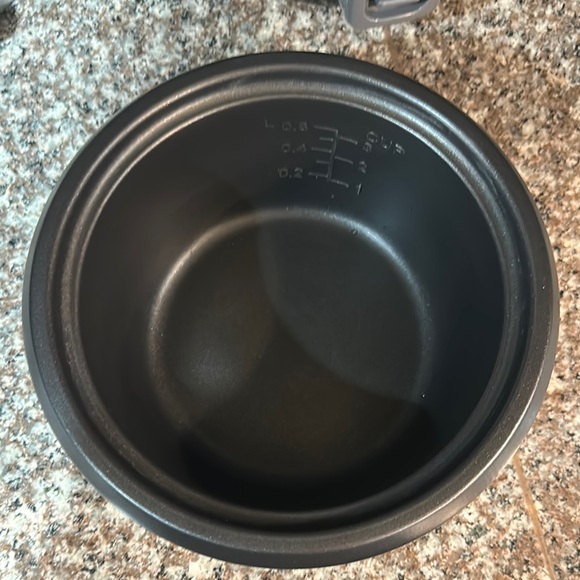 Aroma Black Rice Cooker with Steamer - Picture 12 of 16